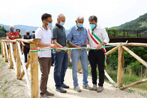 Il taglio del nastro