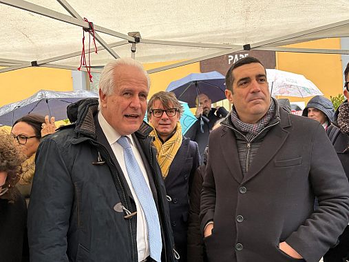 I presidenti delle Regioni Toscana Eugenio Giani ed Emilia Romagna Michele De Pascale