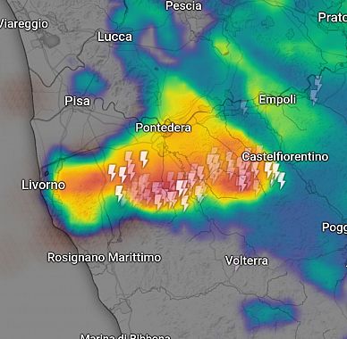 Il sistema temporalesco nella notte